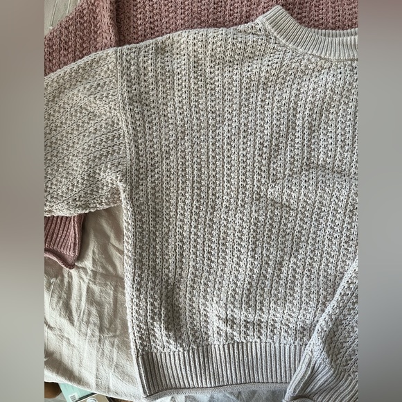 Universal Thread Sweater bundle - Picture 5 of 7